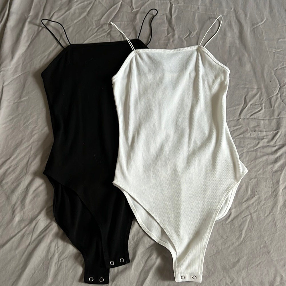 Set of two tank top body suits